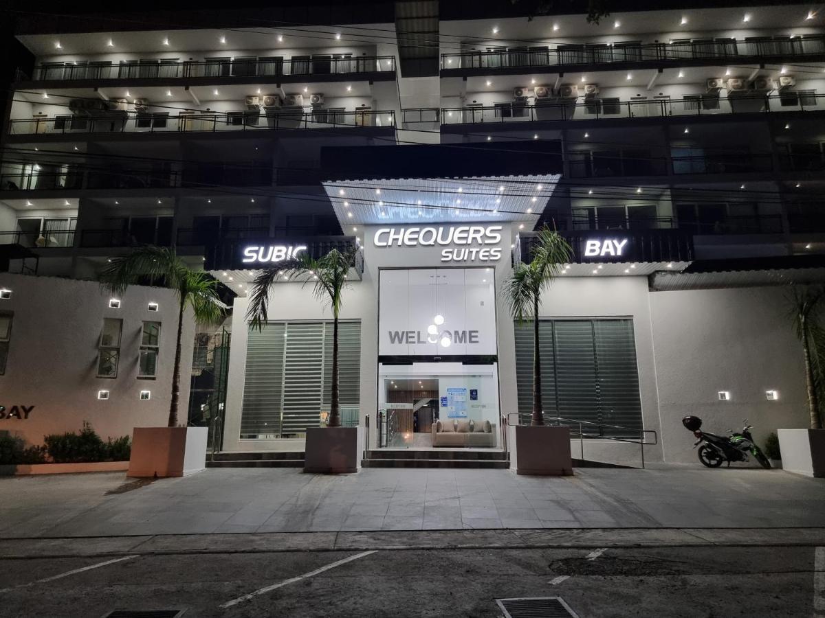 אולונגפו Chequers Suites Subic Bay מראה חיצוני תמונה