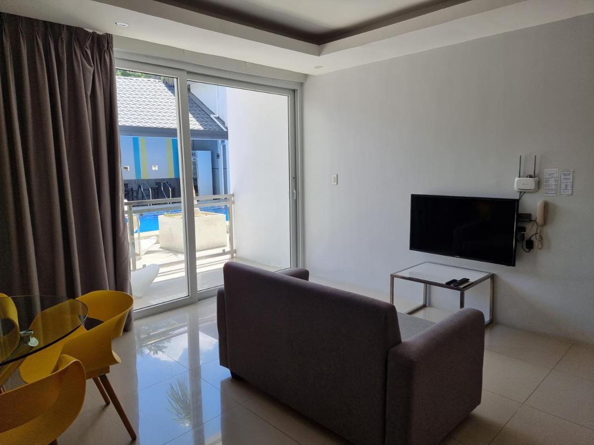 אולונגפו Chequers Suites Subic Bay מראה חיצוני תמונה