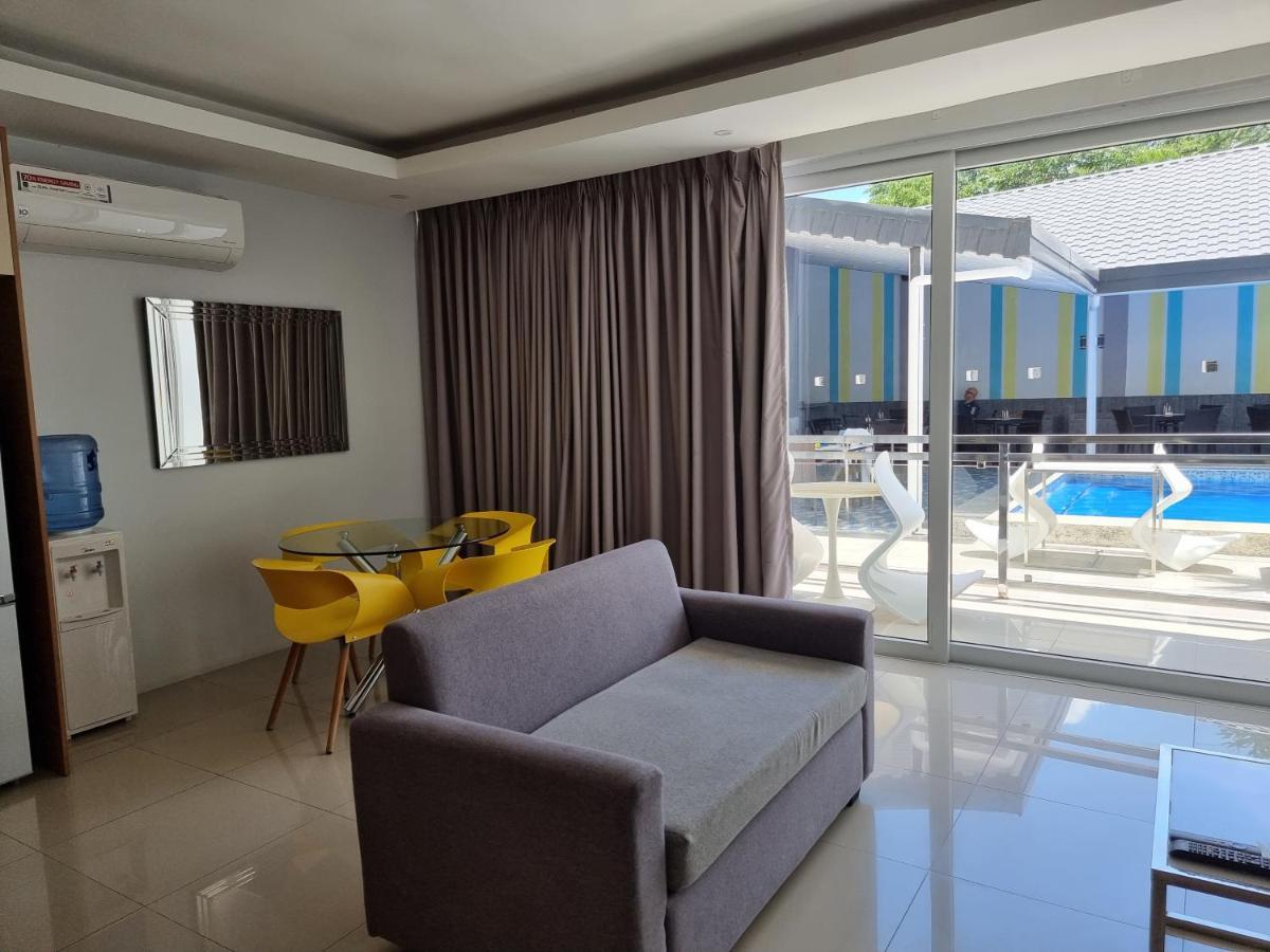 אולונגפו Chequers Suites Subic Bay מראה חיצוני תמונה