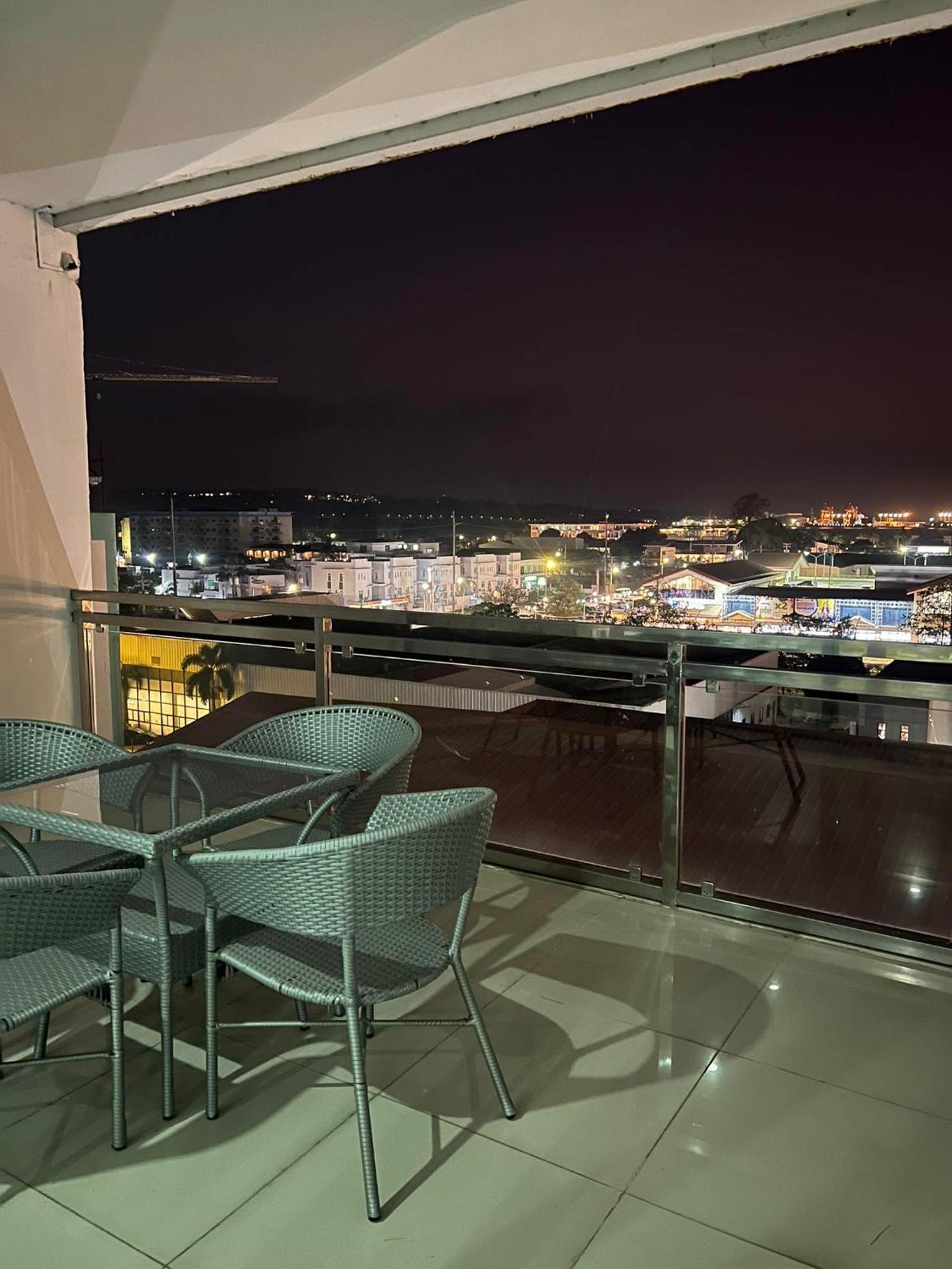 אולונגפו Chequers Suites Subic Bay מראה חיצוני תמונה