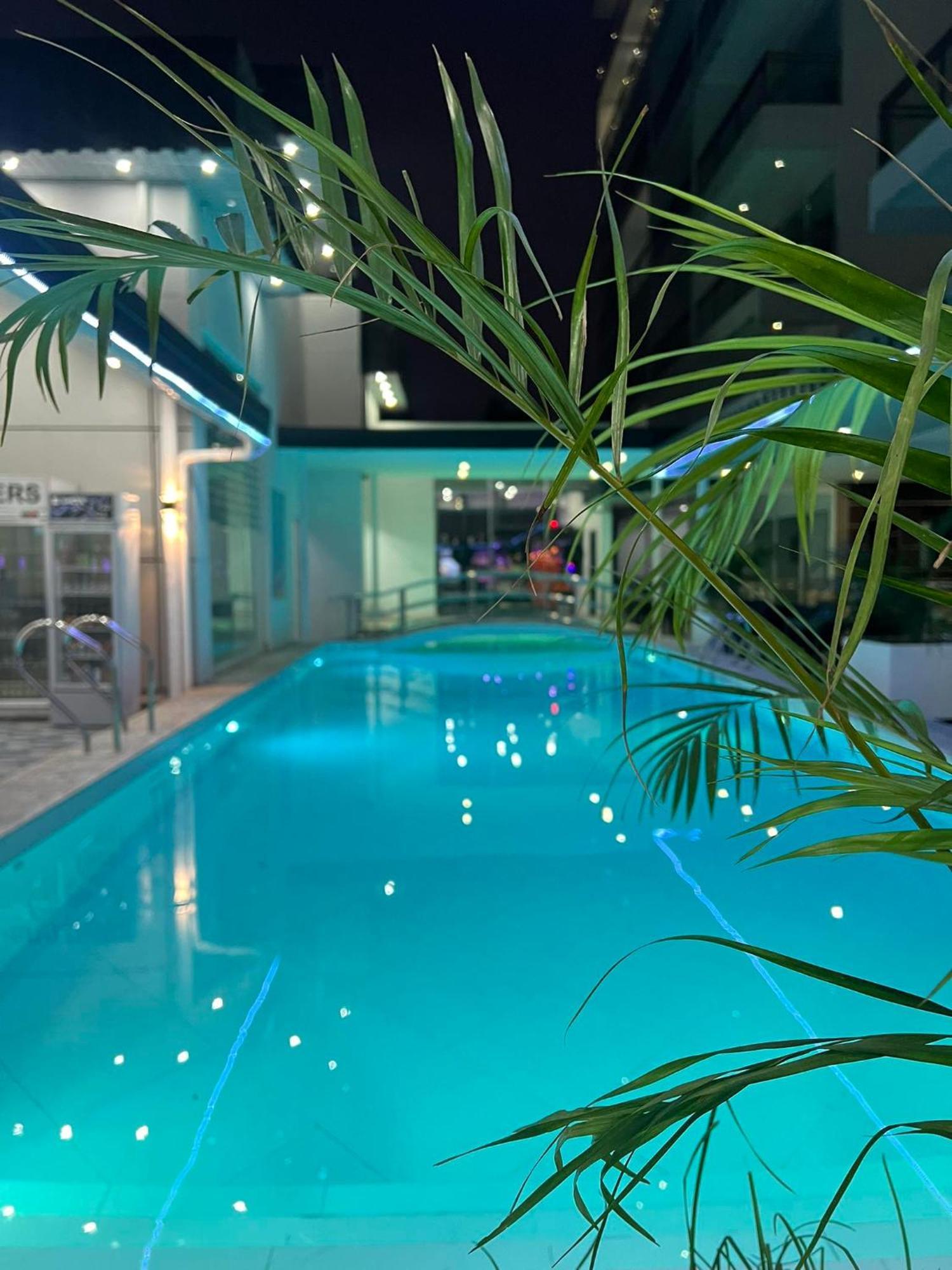 אולונגפו Chequers Suites Subic Bay מראה חיצוני תמונה