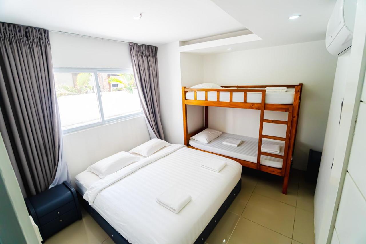 אולונגפו Chequers Suites Subic Bay מראה חיצוני תמונה