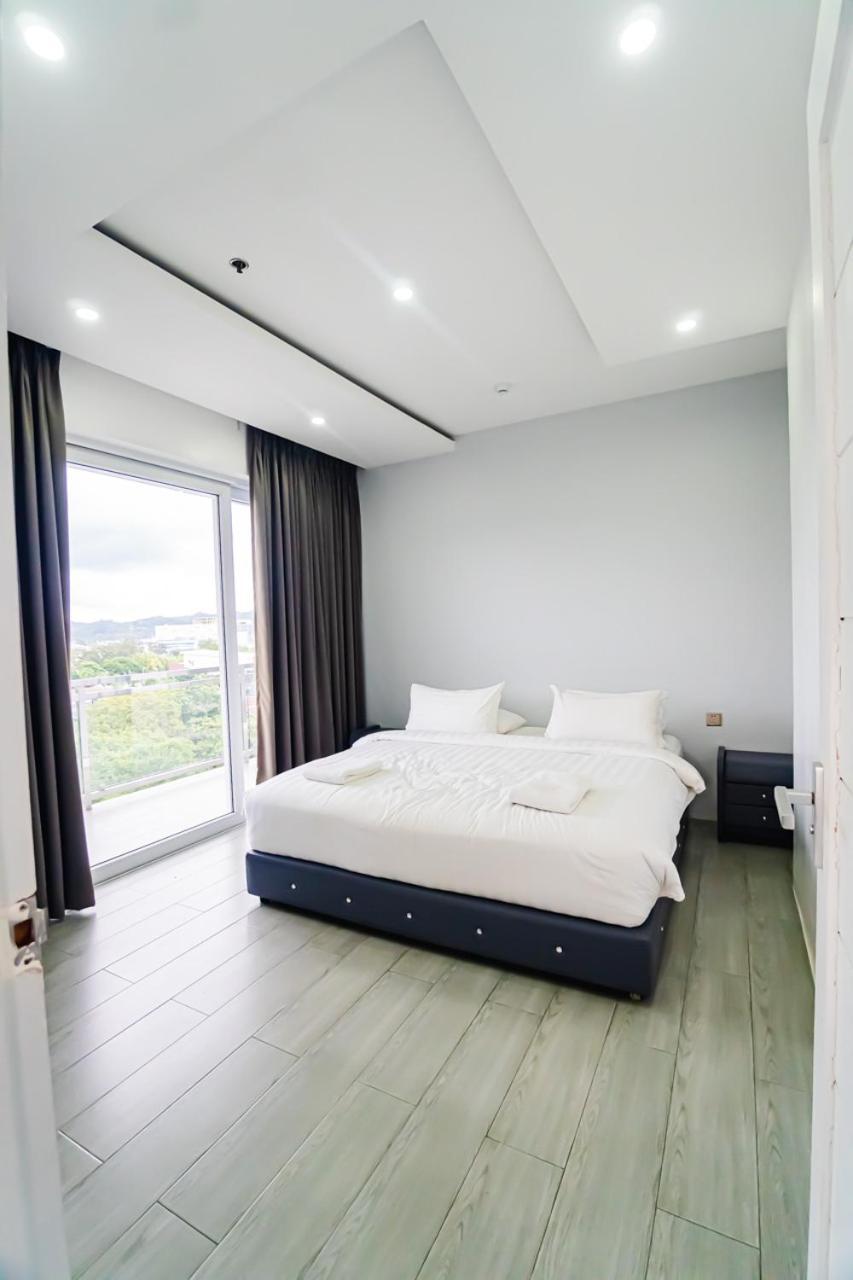 אולונגפו Chequers Suites Subic Bay מראה חיצוני תמונה