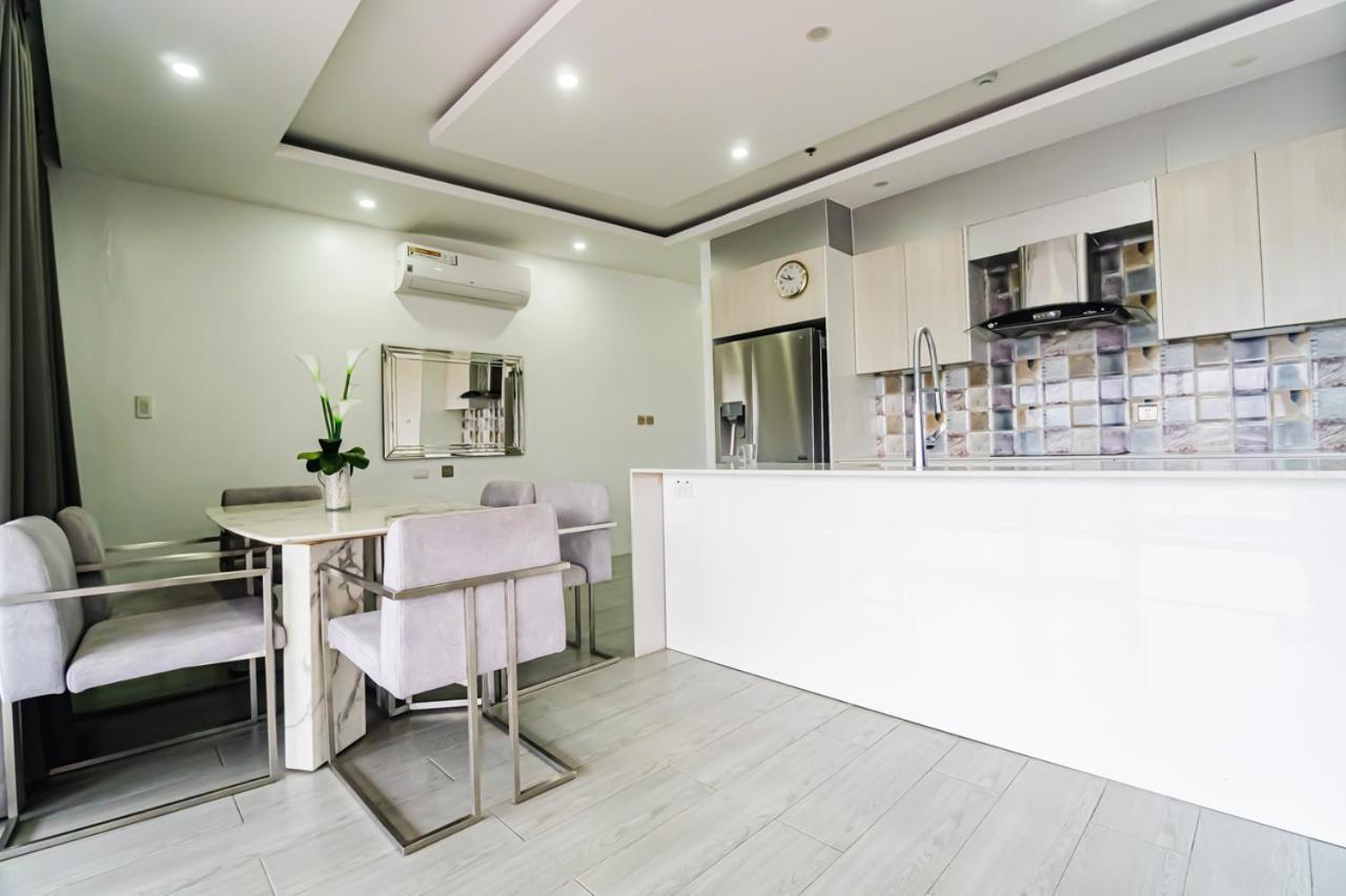 אולונגפו Chequers Suites Subic Bay מראה חיצוני תמונה