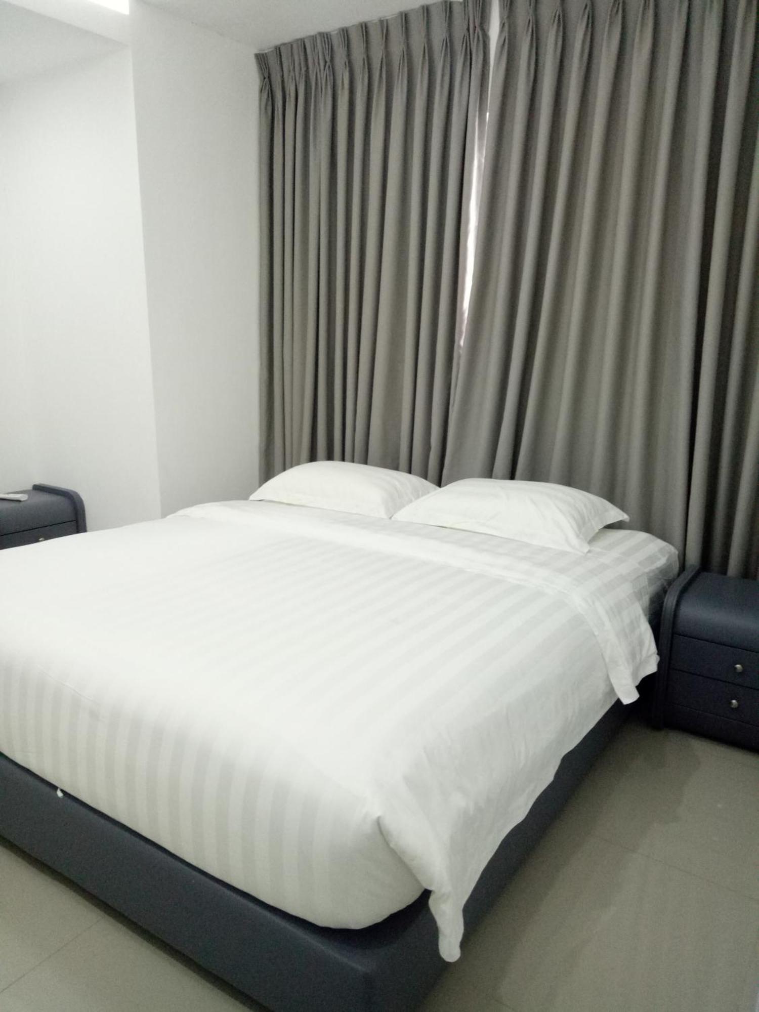 אולונגפו Chequers Suites Subic Bay מראה חיצוני תמונה