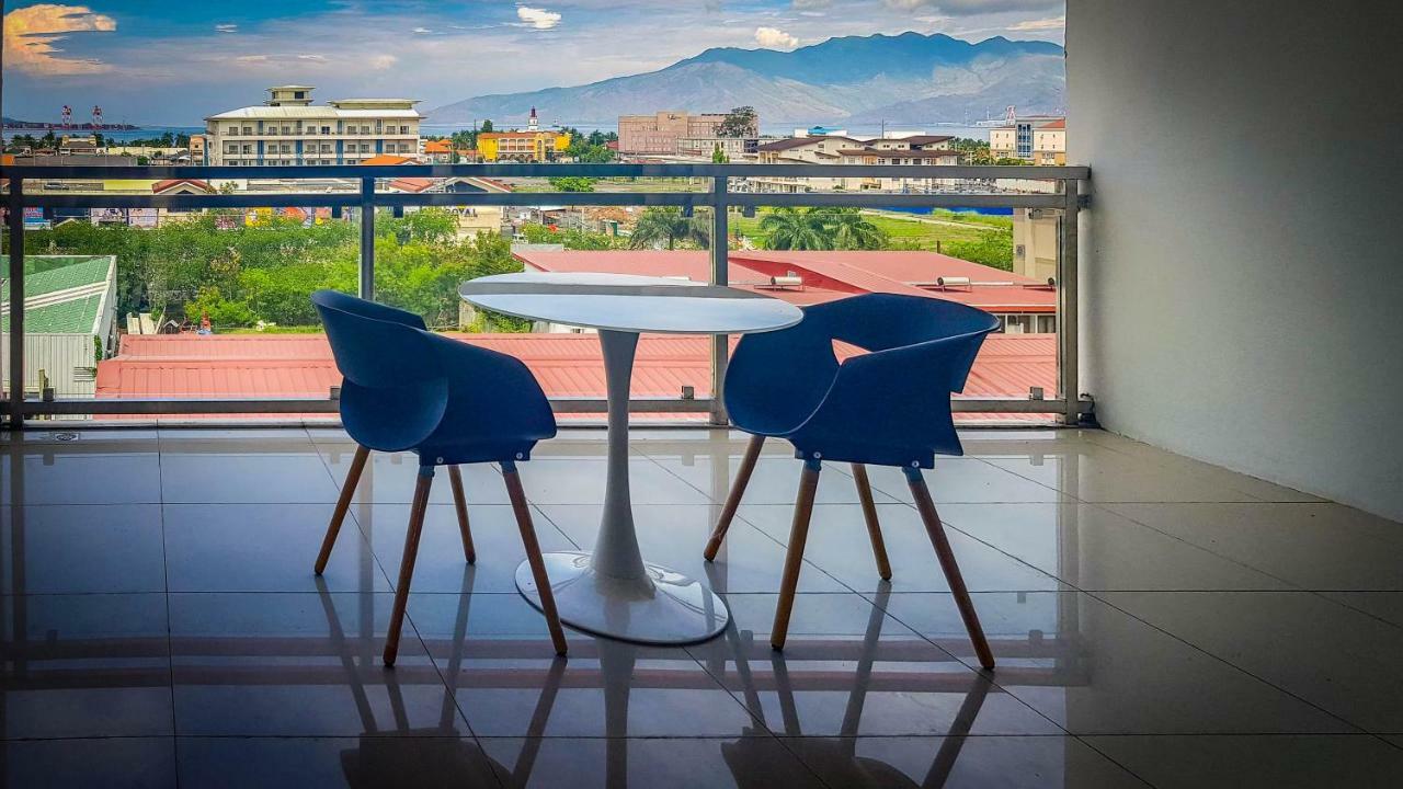 אולונגפו Chequers Suites Subic Bay מראה חיצוני תמונה